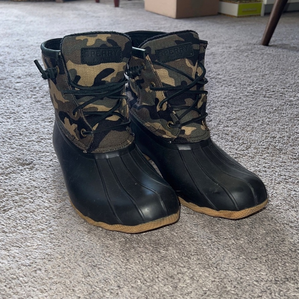 Sperry Camouflage Duck Boots Women’s Size 8.5